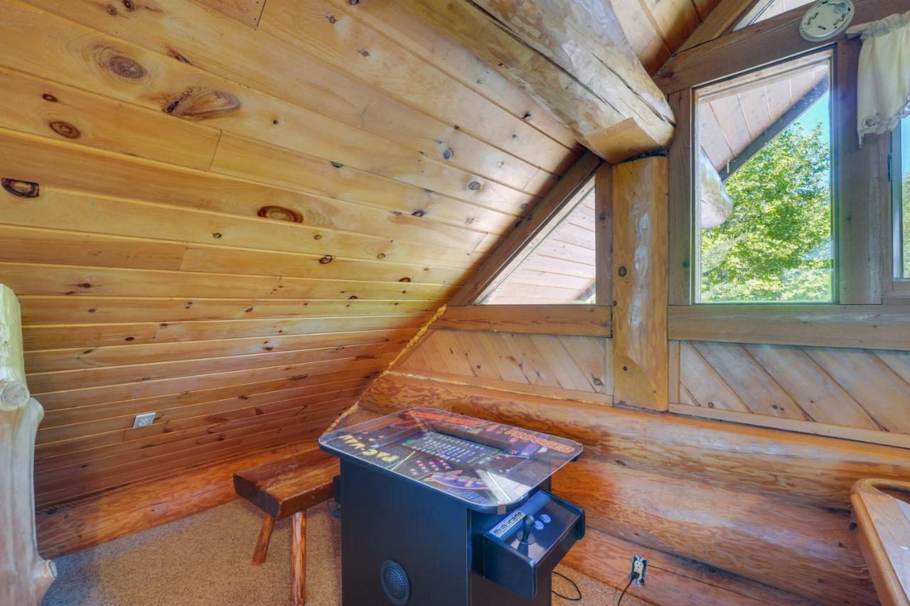 Smoky Mountain Vacation Rental Cabin With Hot Tub! 蓋特林堡 外观 照片
