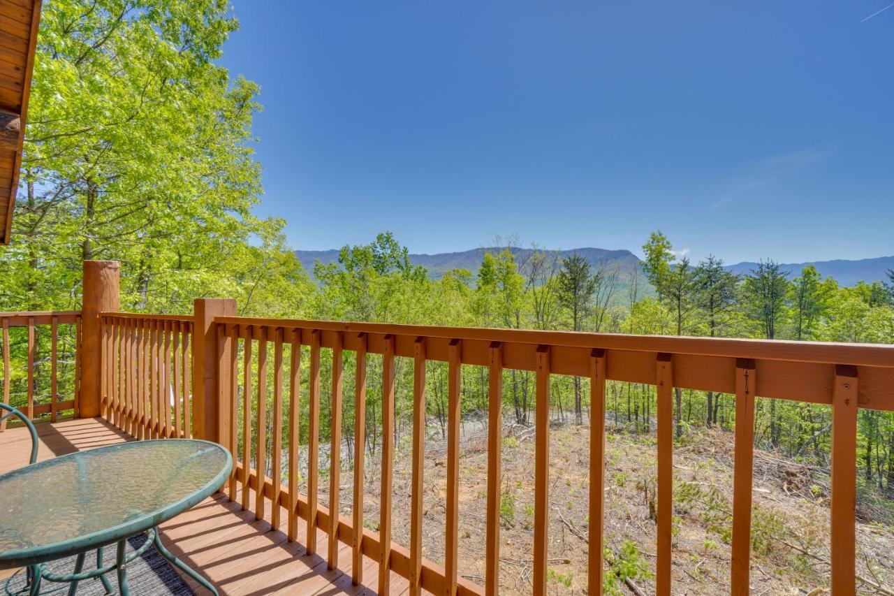Smoky Mountain Vacation Rental Cabin With Hot Tub! 蓋特林堡 外观 照片